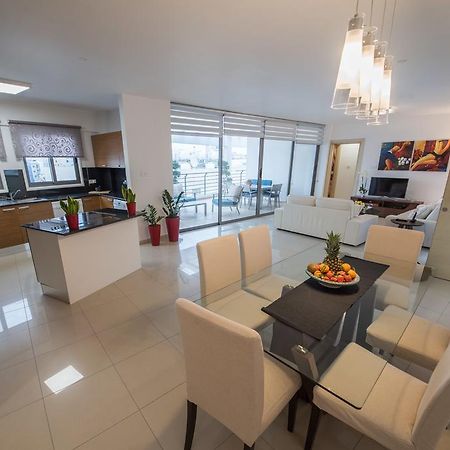 דירות לרנקה Skylight Megaron מראה חיצוני תמונה