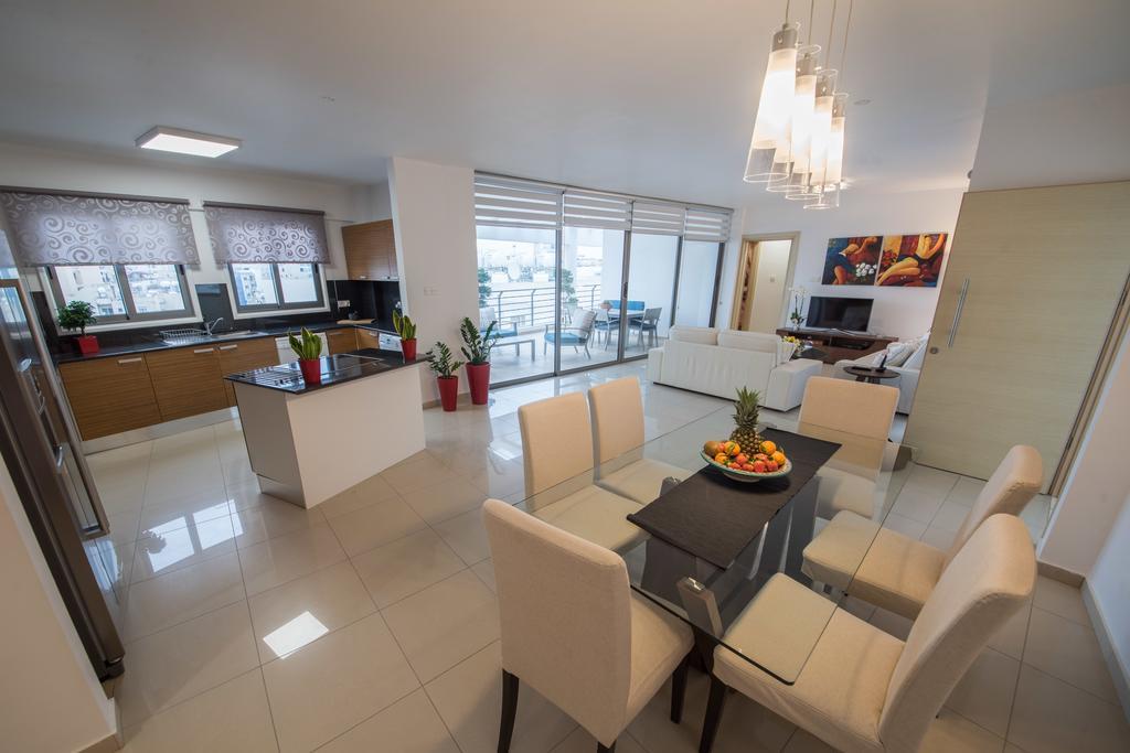 דירות לרנקה Skylight Megaron מראה חיצוני תמונה